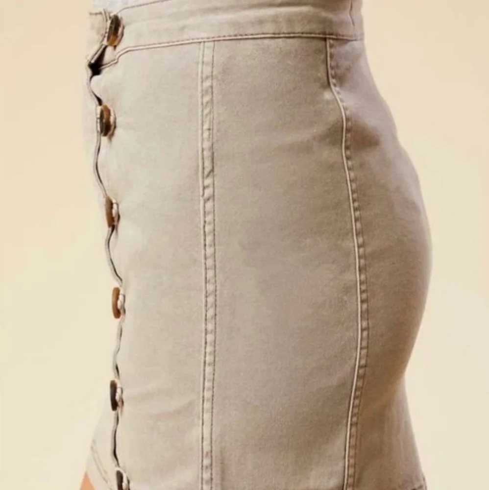 NWT Altar'd State Fitted Side Button Mini Skirt - Picture 2 of 7